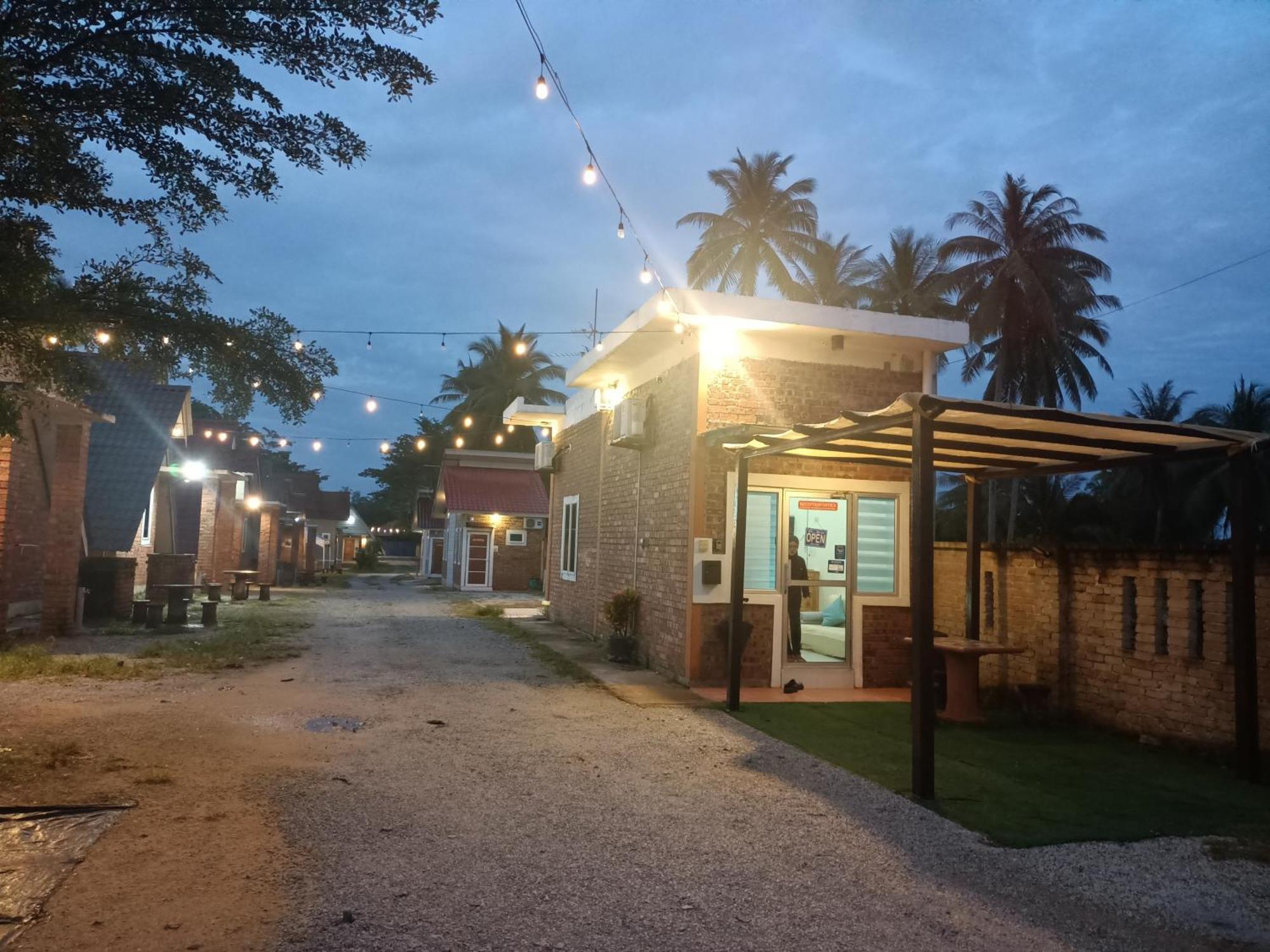 Zainab Cottage Pasir Puteh Extérieur photo